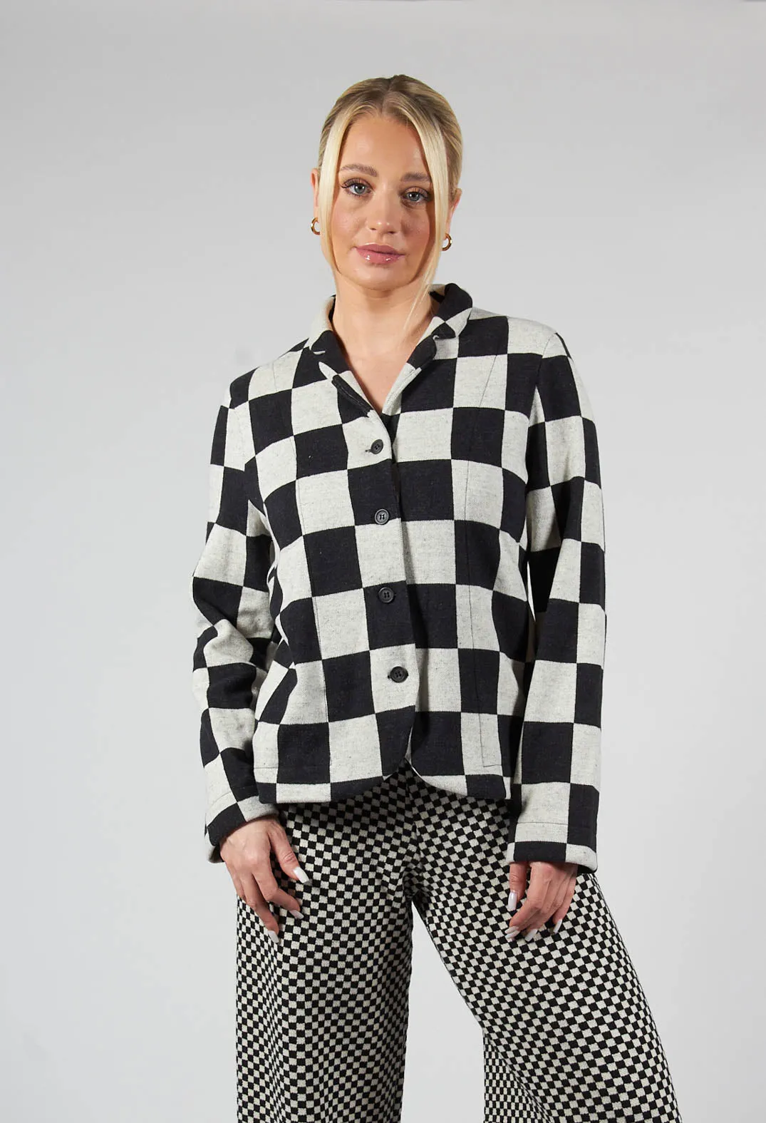 Adel J Jacket in Nero Large Check