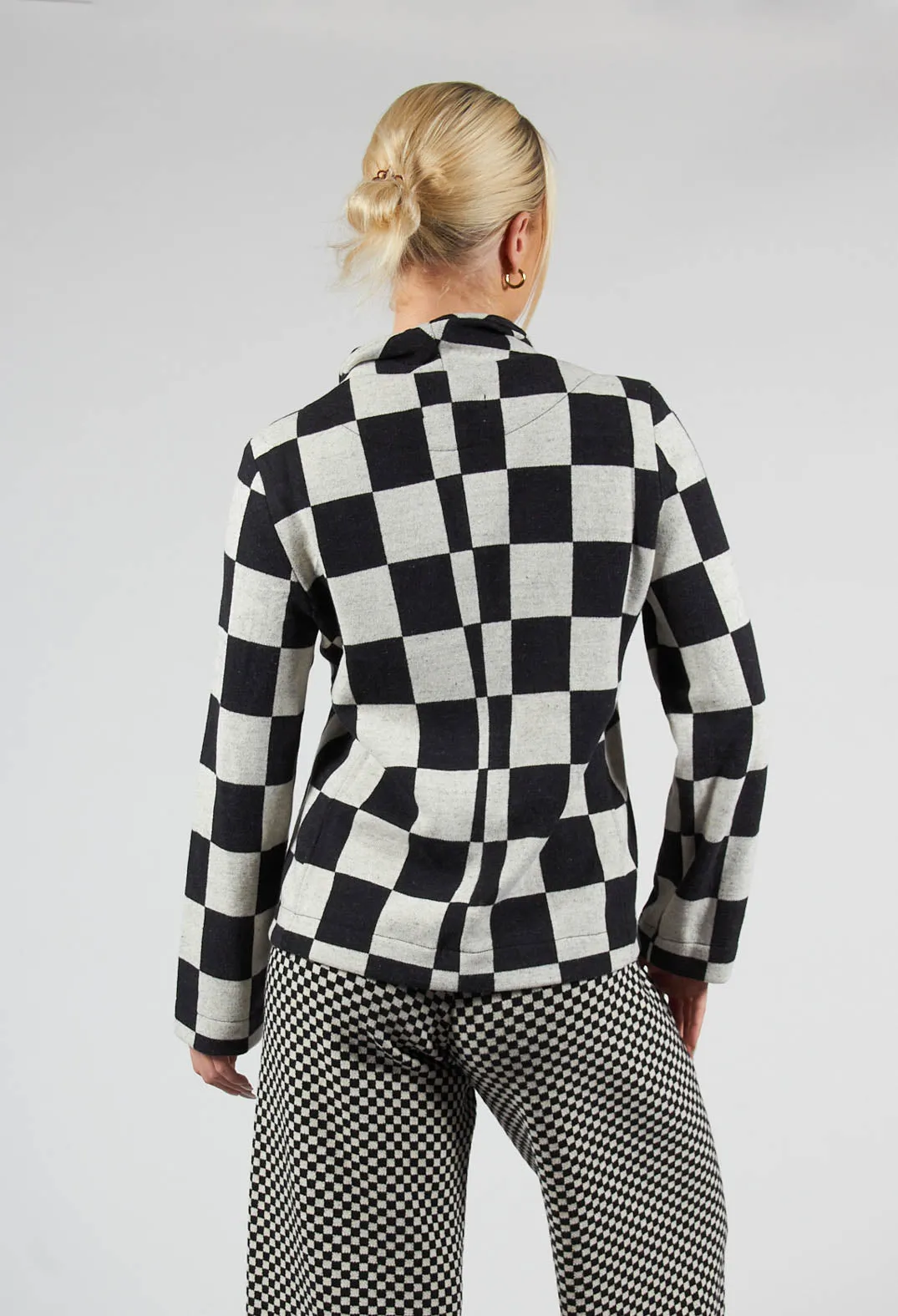 Adel J Jacket in Nero Large Check