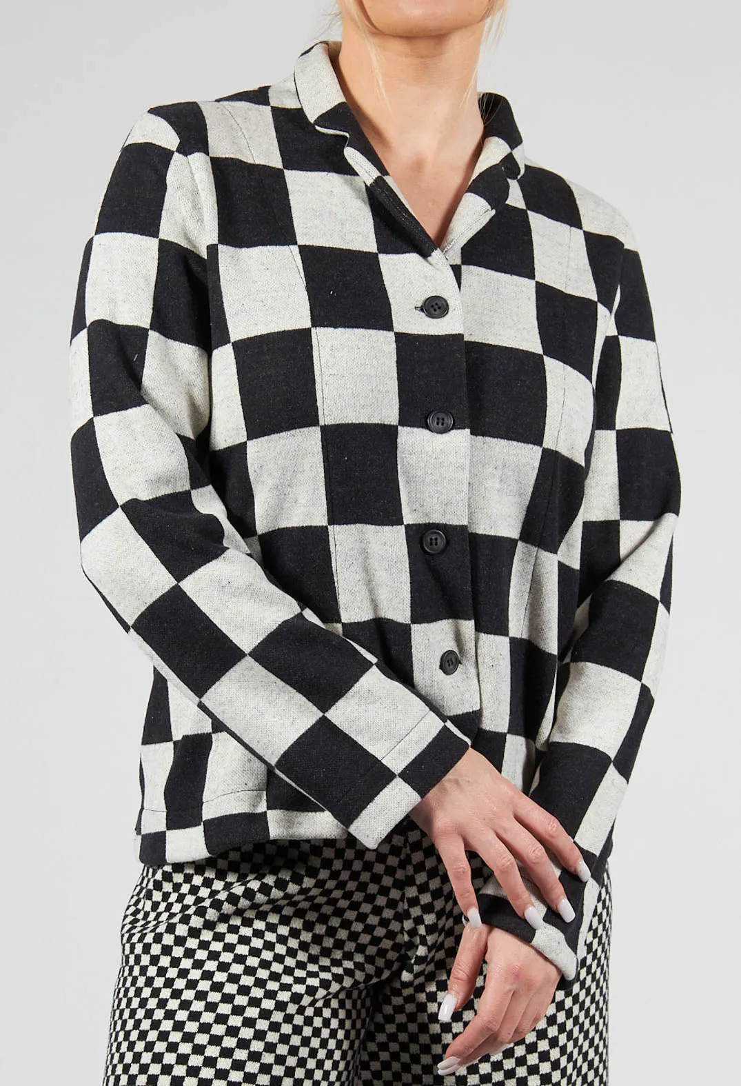 Adel J Jacket in Nero Large Check