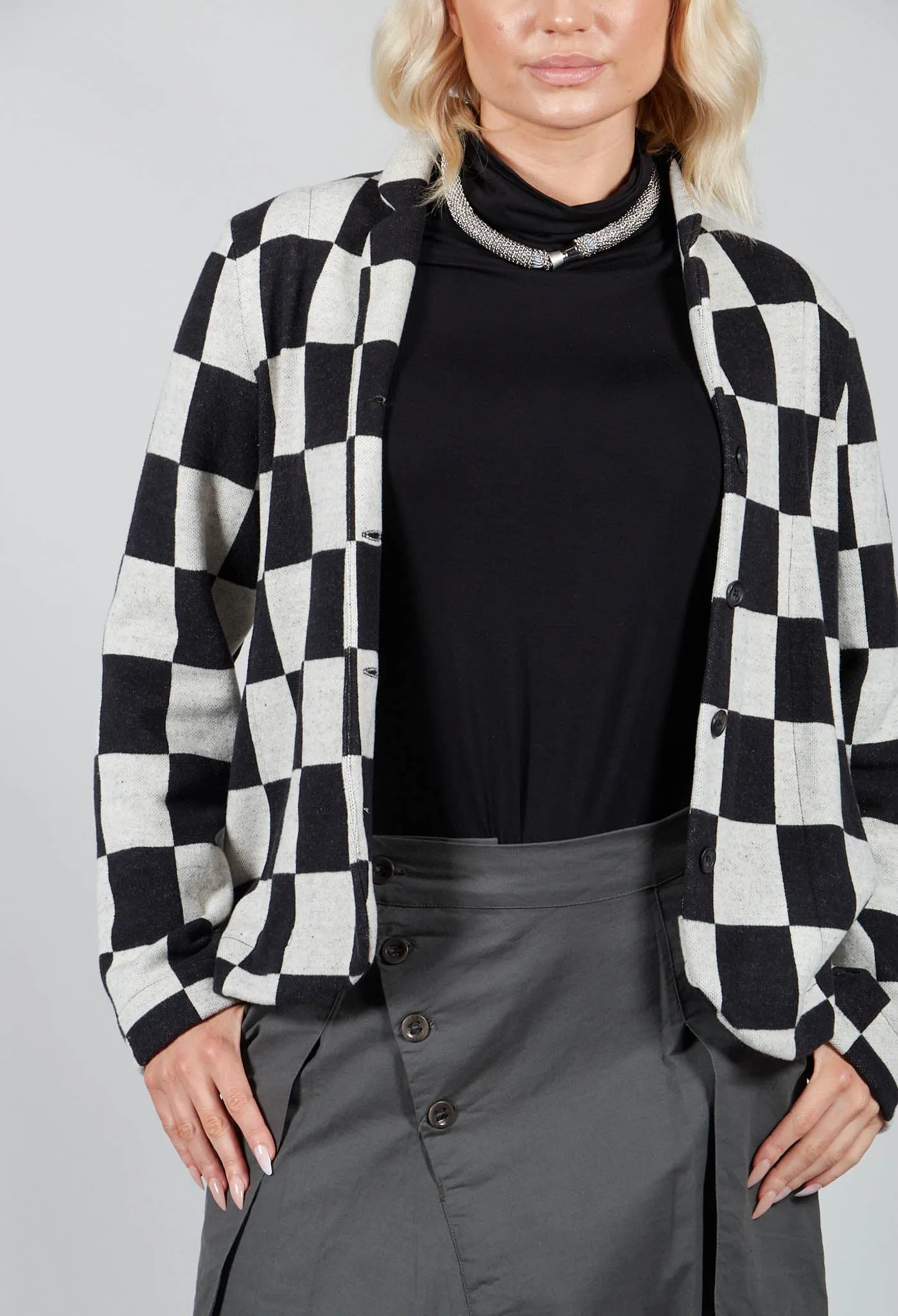 Adel J Jacket in Nero Large Check