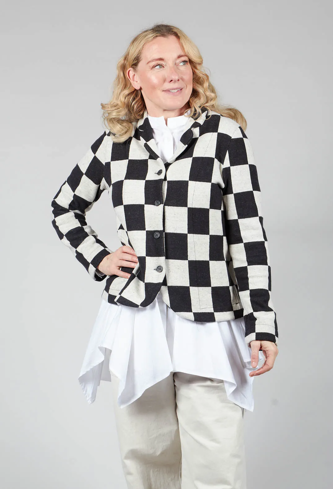 Adel J Jacket in Nero Large Check