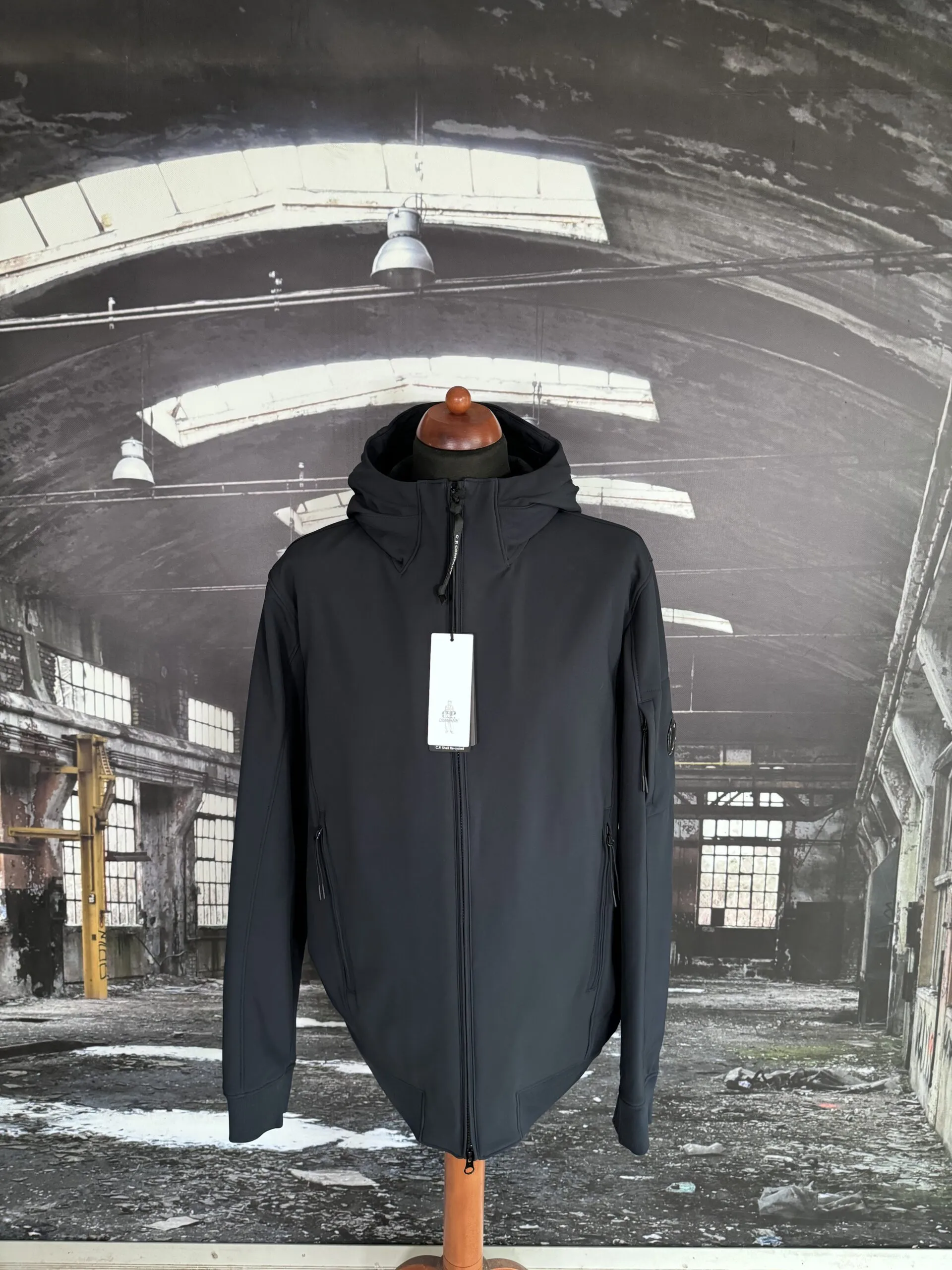 C.P. COMPANY SHELL R HOODED LENS JACKET