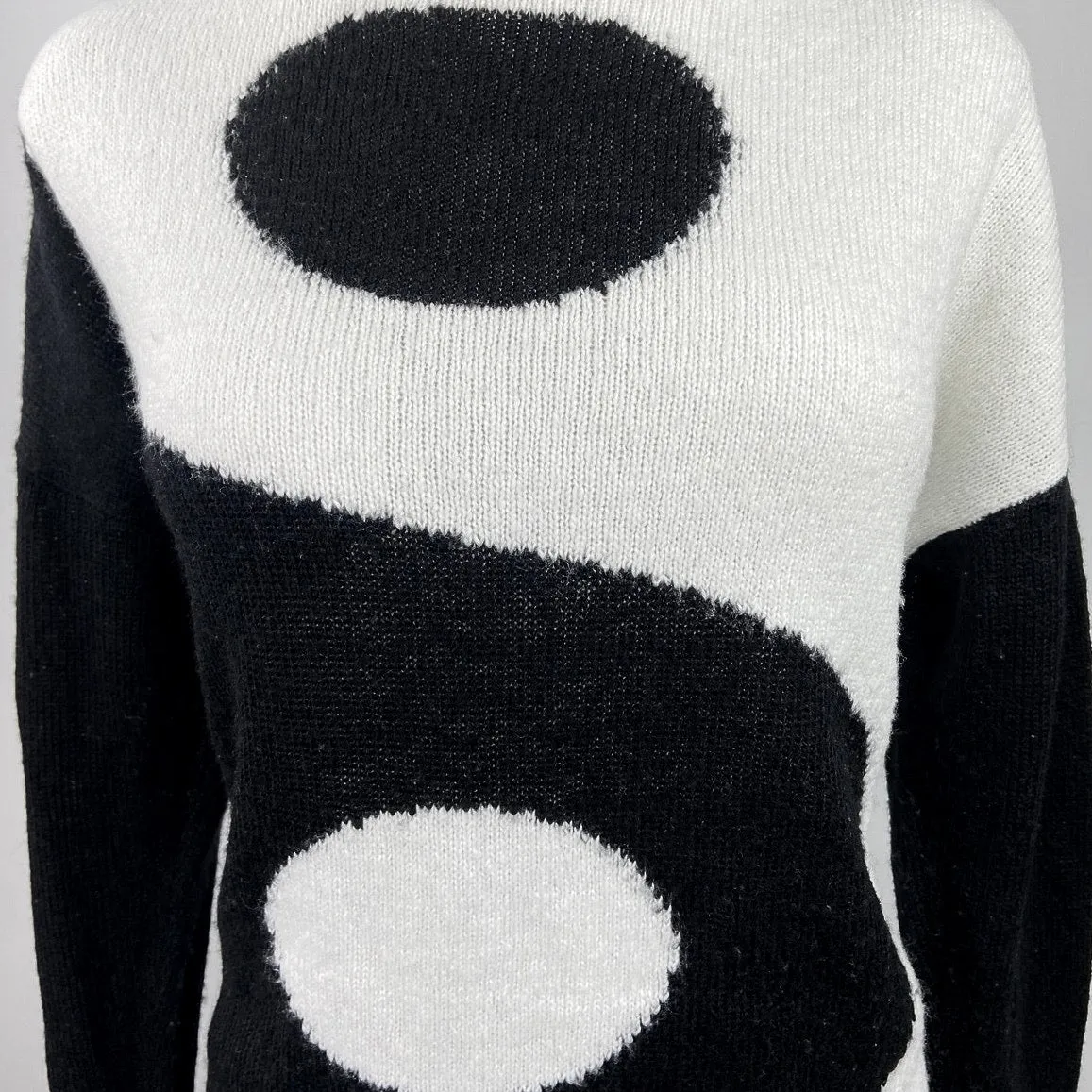 Womens Black & White Yin Yang Print Long Sleeve Mock Neck Pullover Sweater Sz XS